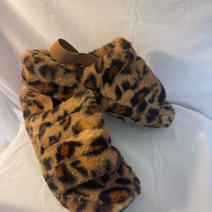 Prima Fuzzy Slingback Slides